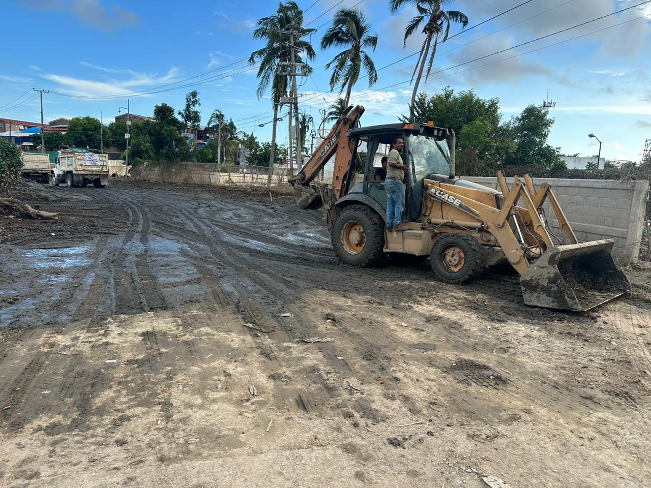 Se han retirado más de 17 mil toneladas de residuos en calles y avenidas de Acapulco