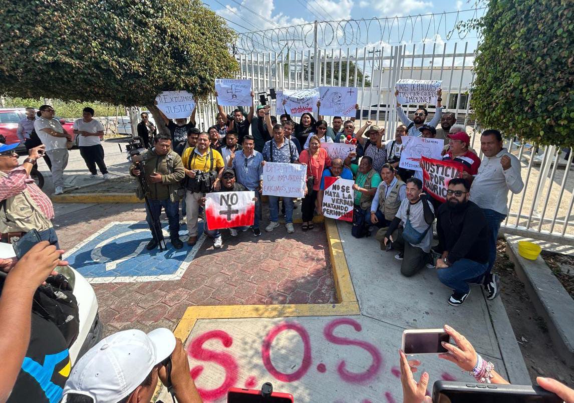 Reporteros de Chilpancingo exigen justicia por asesinato de colegas de Michoacán y Colima